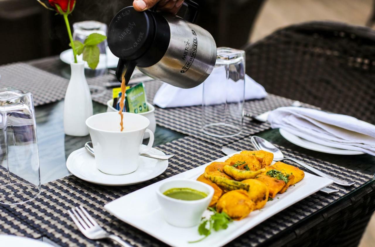 Bharawan Clarks Inn Express Amritsar Exterior photo